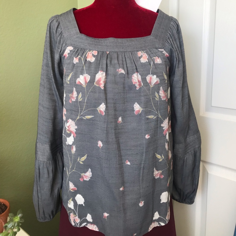 Beautiful tunic top from Lauren Conrad